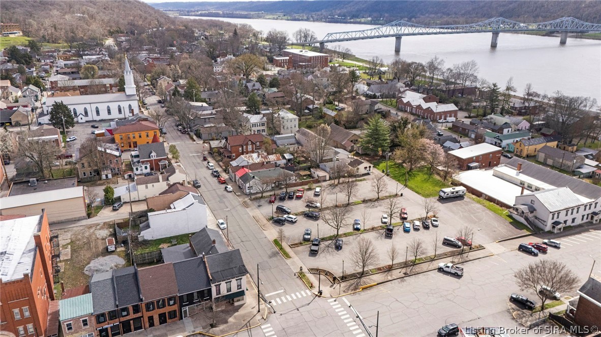 302 Jefferson Street Madison, IN 47250 - Photo 3 of 50