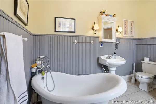 $349,999 | 302 Jefferson Street, Madison, IN 47250