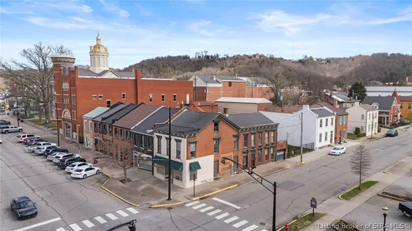 $349,999 | 302 Jefferson Street, Madison, IN 47250