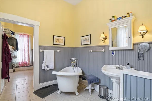 $349,999 | 302 Jefferson Street, Madison, IN 47250