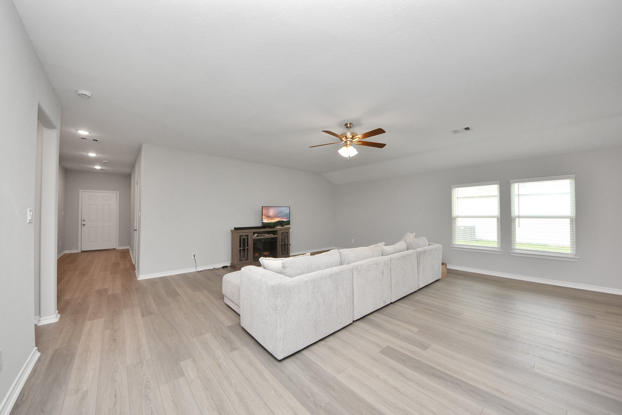 195 South Colbert Street Dayton, TX 77535 - Photo 17 of 43