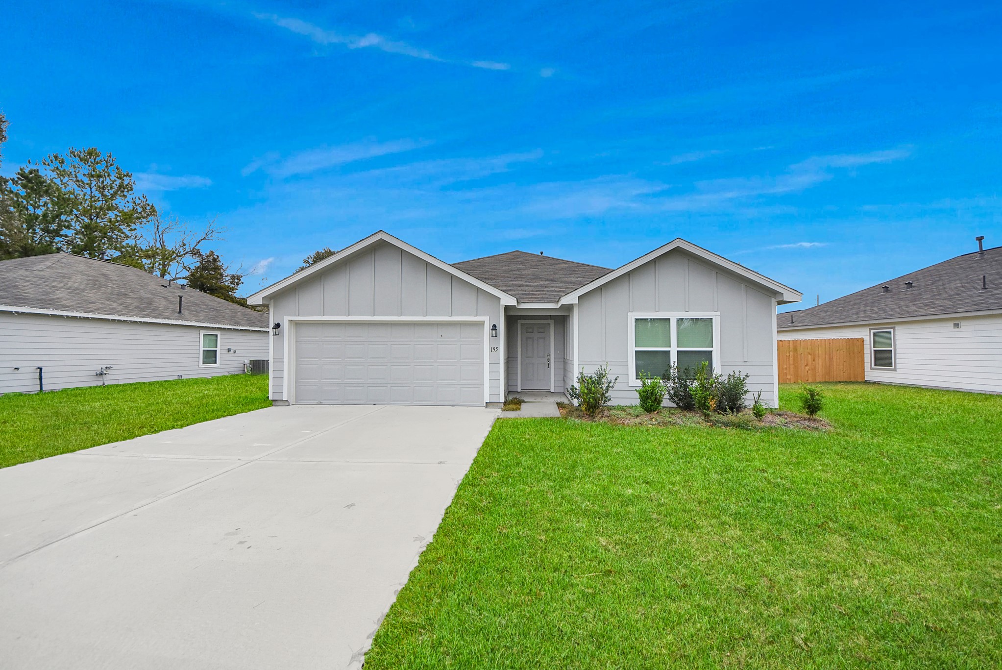 195 South Colbert Street Dayton, TX 77535 - Photo 2 of 43