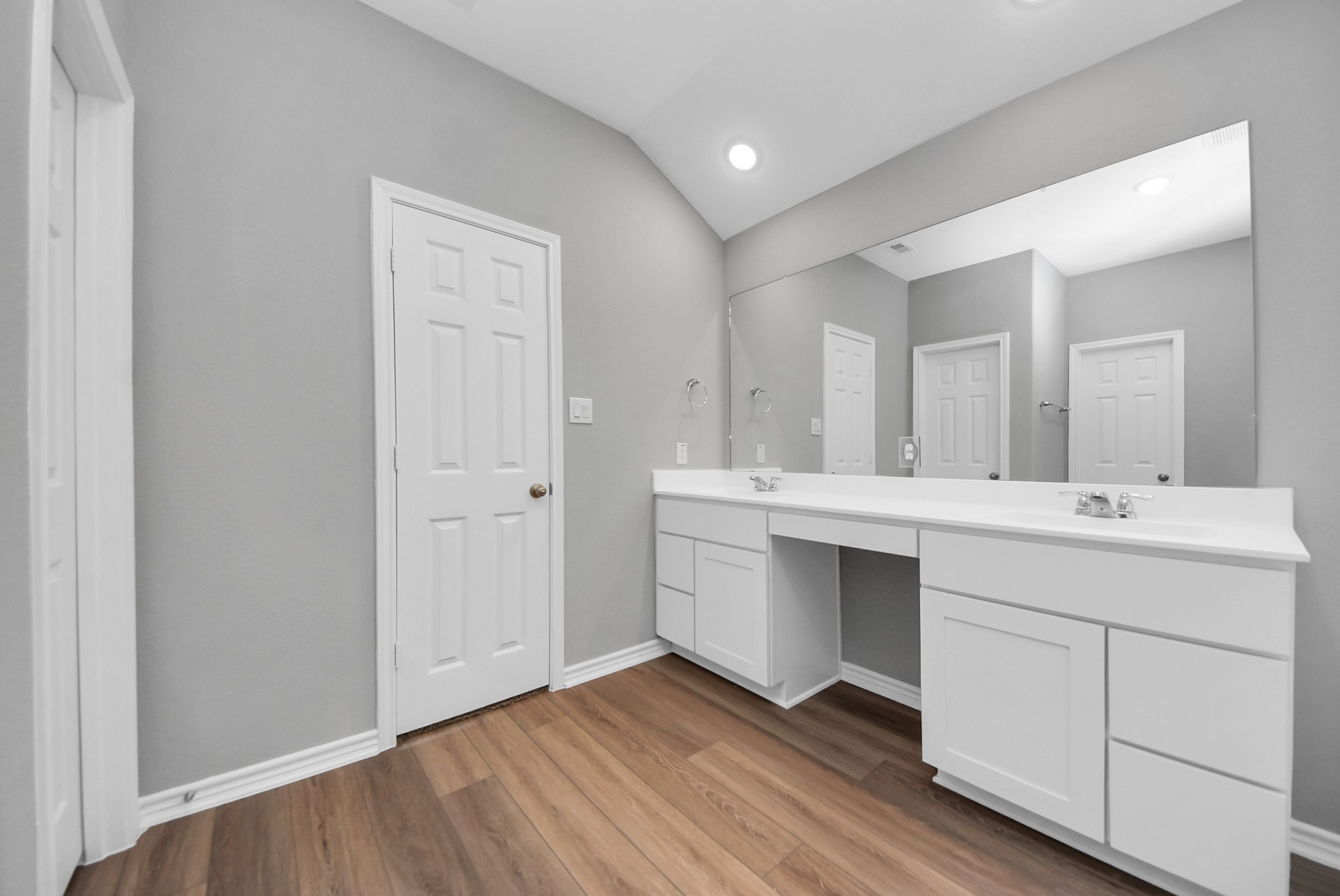 195 South Colbert Street Dayton, TX 77535 - Photo 32 of 43