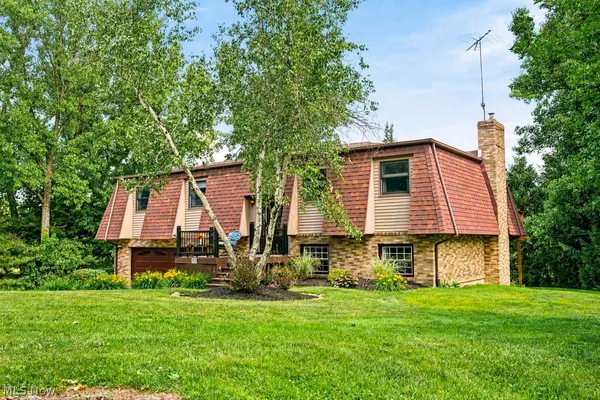 $374,500 | 1513 Meadow Square Northeast, Bolivar, OH 44612