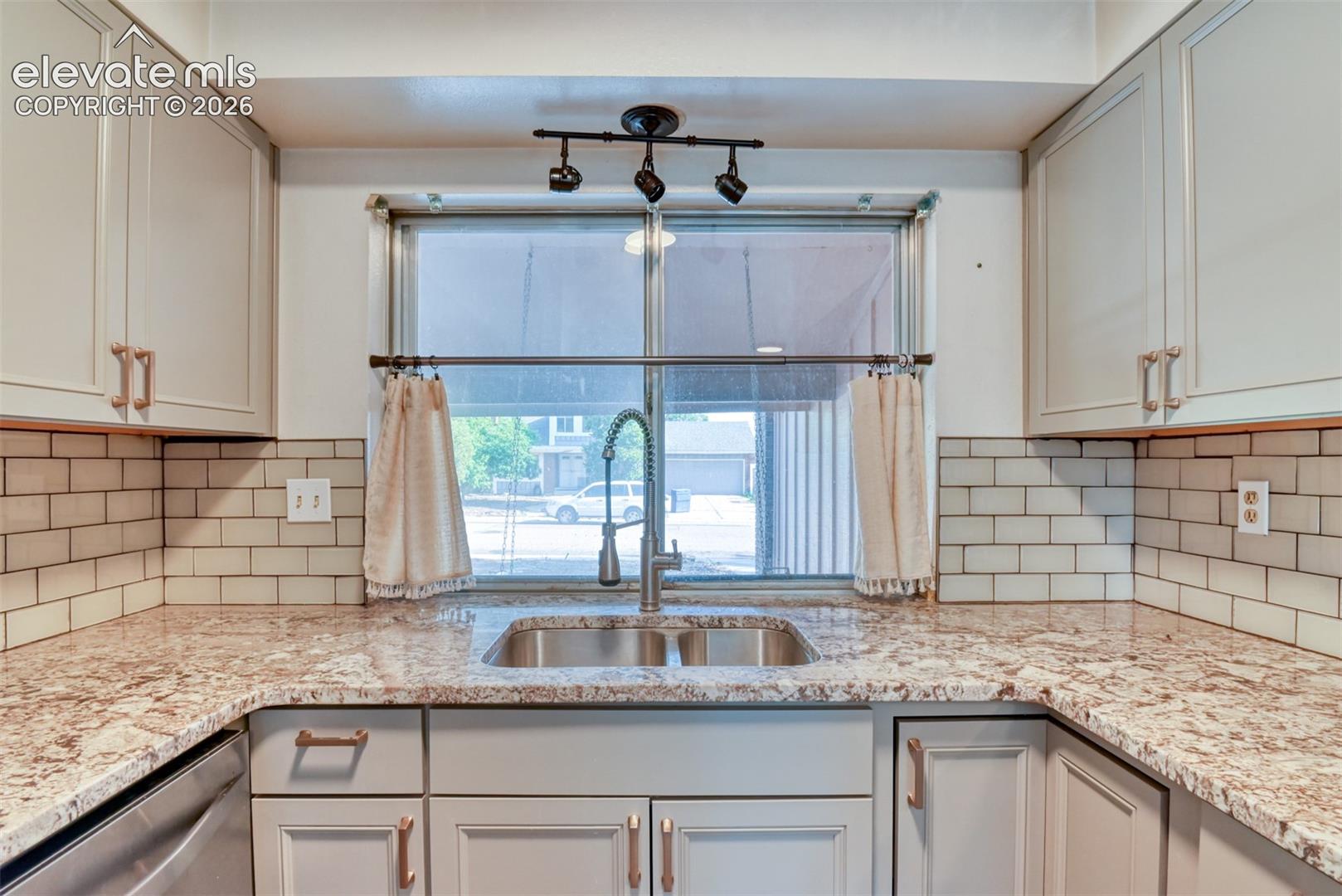 569 Red Cliff Road Colorado Springs, CO 80906 - Photo 18 of 50 Gallery Image 18