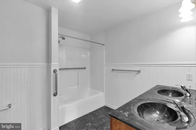 $460,000 | 2073 Rolling Meadow Drive, Macungie, PA 18062