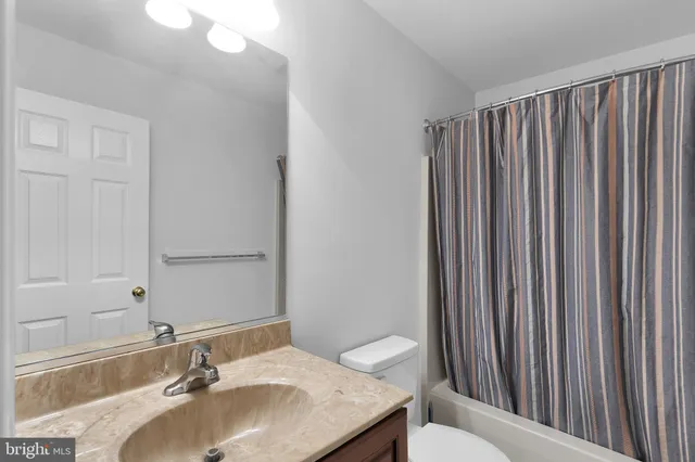 $460,000 | 2073 Rolling Meadow Drive, Macungie, PA 18062