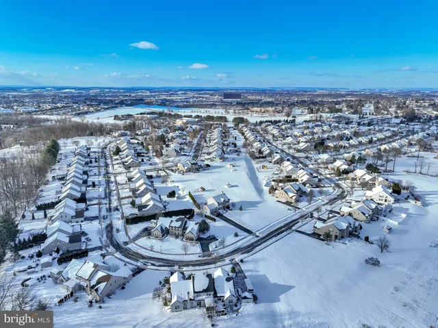 $460,000 | 2073 Rolling Meadow Drive, Macungie, PA 18062