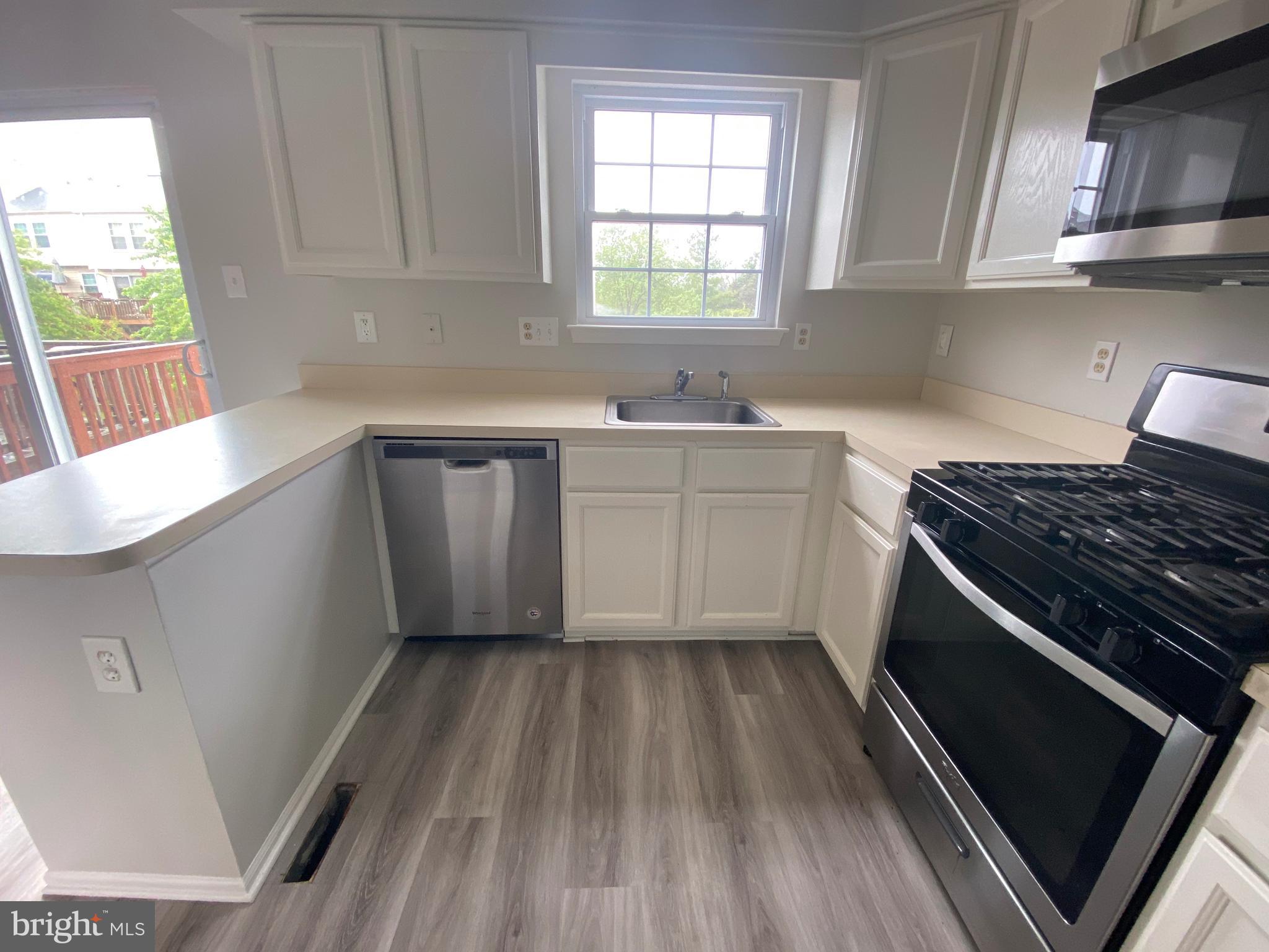 2450 Winding Ridge Road Odenton, MD 21113 - Photo 12 of 40 Gourmet Kitchen with stainless steel appliances!