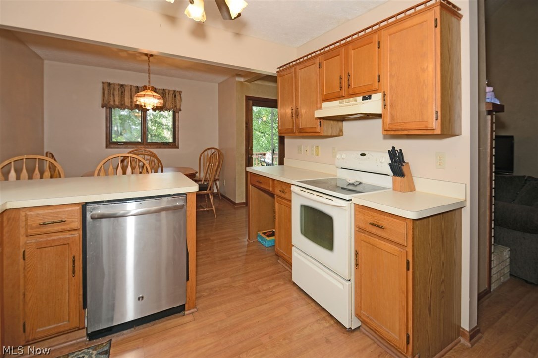 7738 State Road Cleveland, OH 44134 - Photo 12 of 34