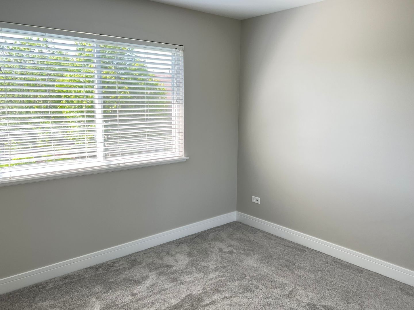 Undisclosed Address Lockport, IL 60441 - Photo 13 of 17 an empty room with a window