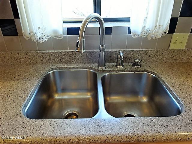 8466 Ridge Drive Show Low, AZ 85901 - Photo 12 of 64 Gallery Image 12