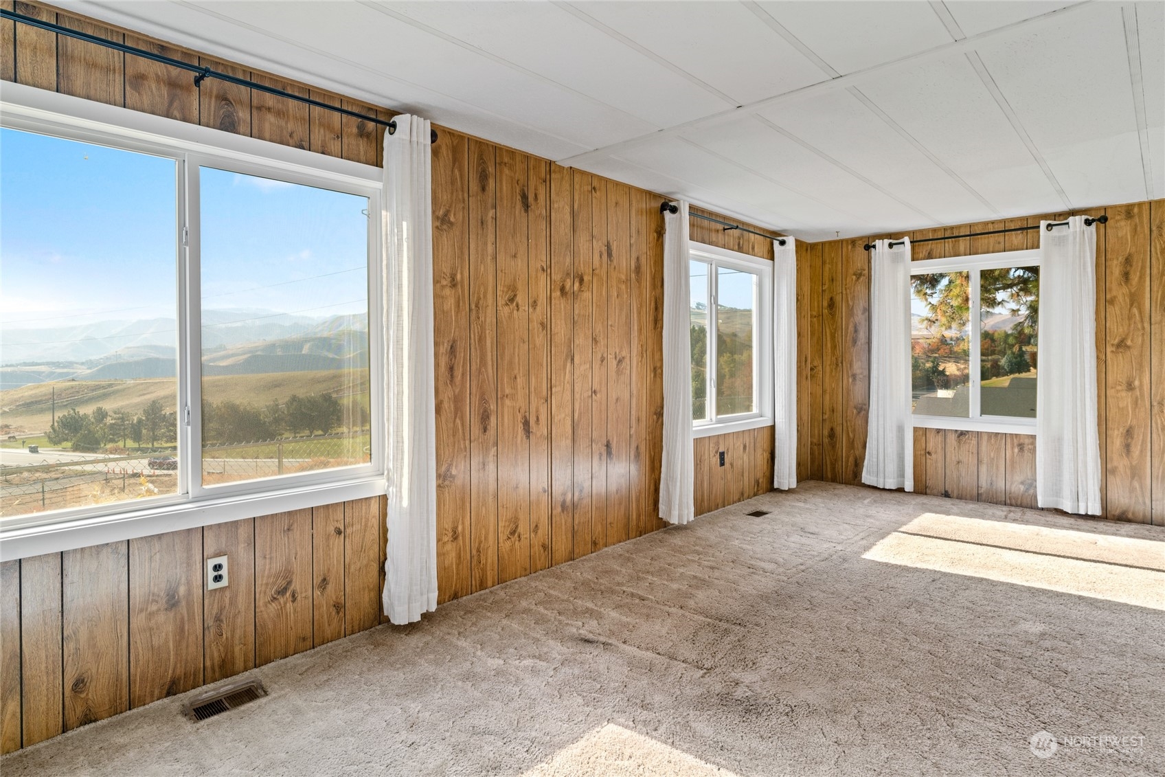 3611 Knowles Road Wenatchee, WA 98801 - Photo 8 of 32 Gallery Image 8
