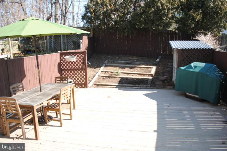 220 Finale Terrace Silver Spring, MD 20901 - Photo 16 of 26 Garden