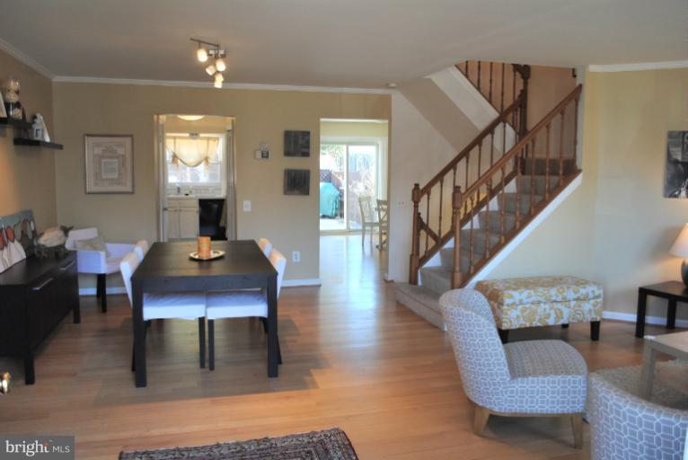 220 Finale Terrace Silver Spring, MD 20901 - Photo 21 of 26 Living Room