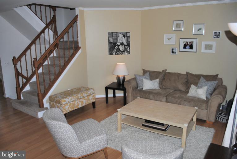 220 Finale Terrace Silver Spring, MD 20901 - Photo 10 of 26 Living Room
