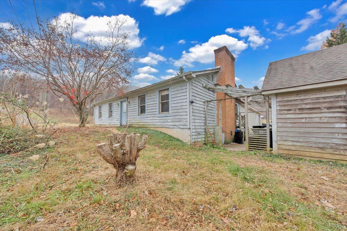 68 Old Sawmill Road Blue Ridge, VA 24064 - Photo 33 of 43 a view of a house with a snow