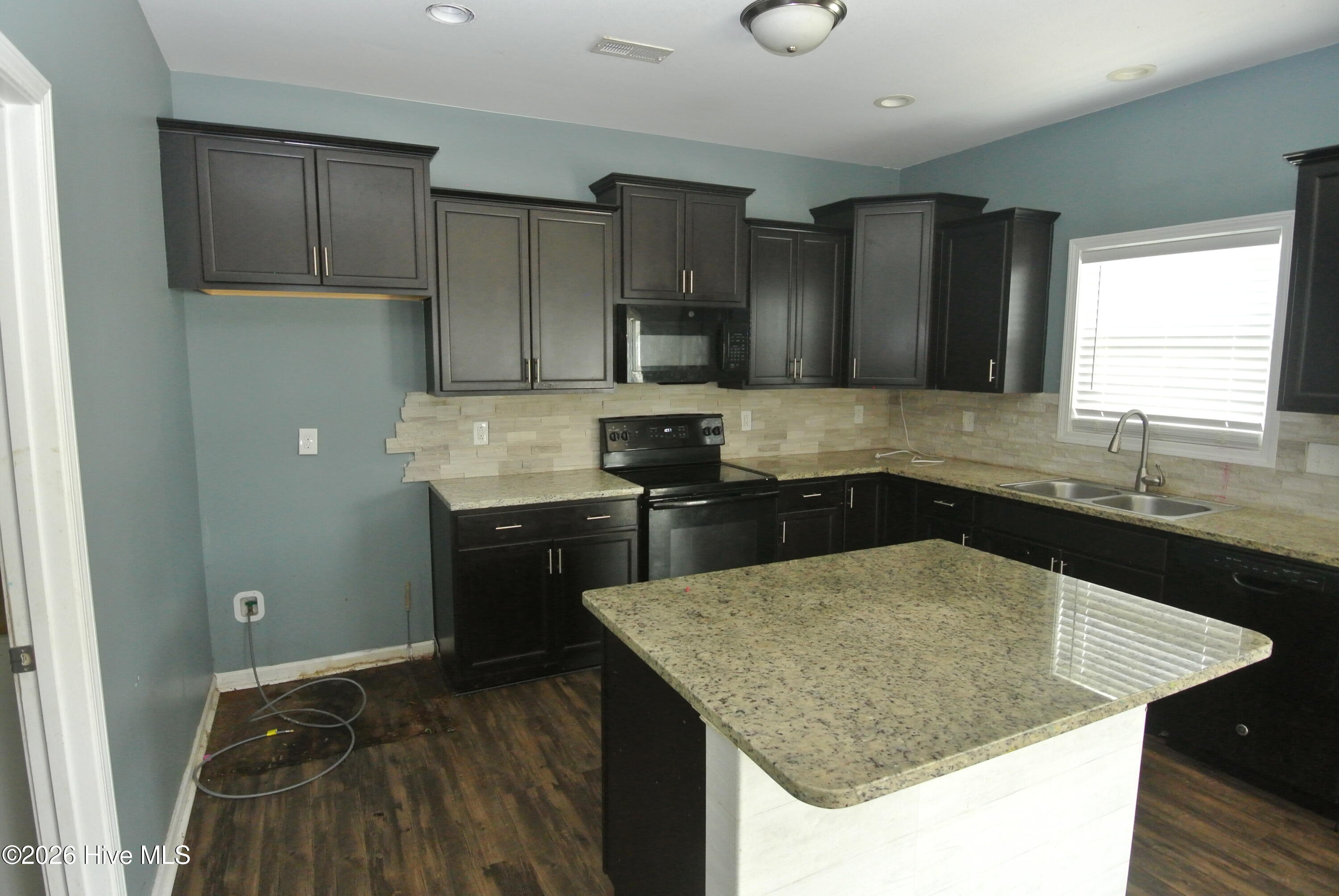 315 Station House Road New Bern, NC 28562 - Photo 10 of 28 Kitchen