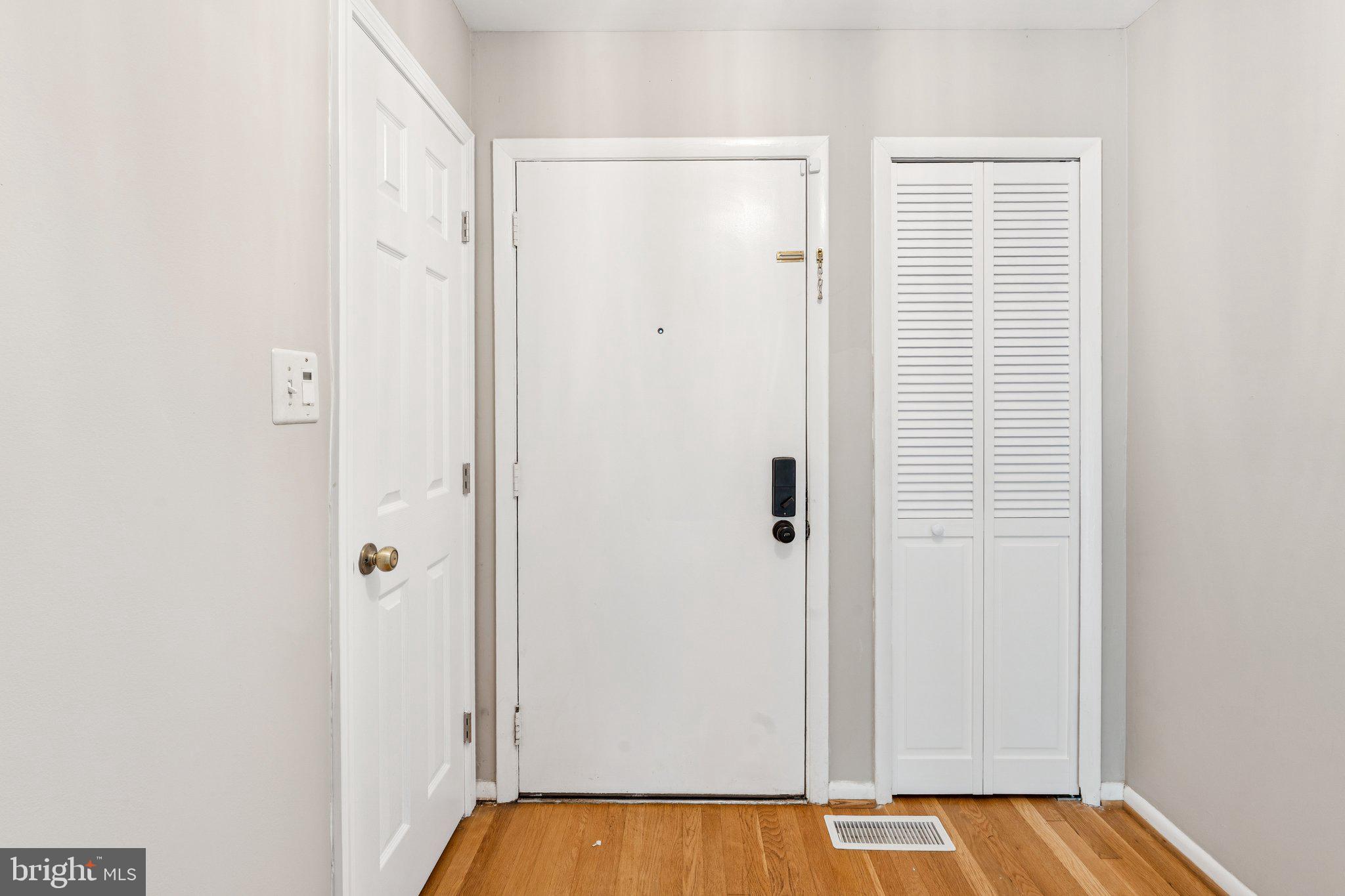 2009 Swans Neck Way Reston, VA 20191 - Photo 14 of 37