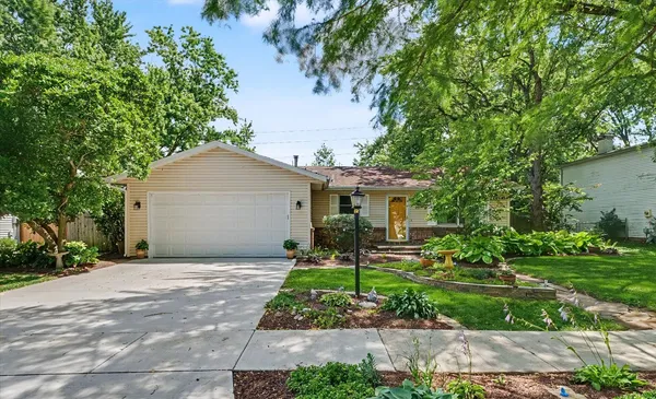 $295,000 | 201 East Willard Street, Urbana, IL 61801