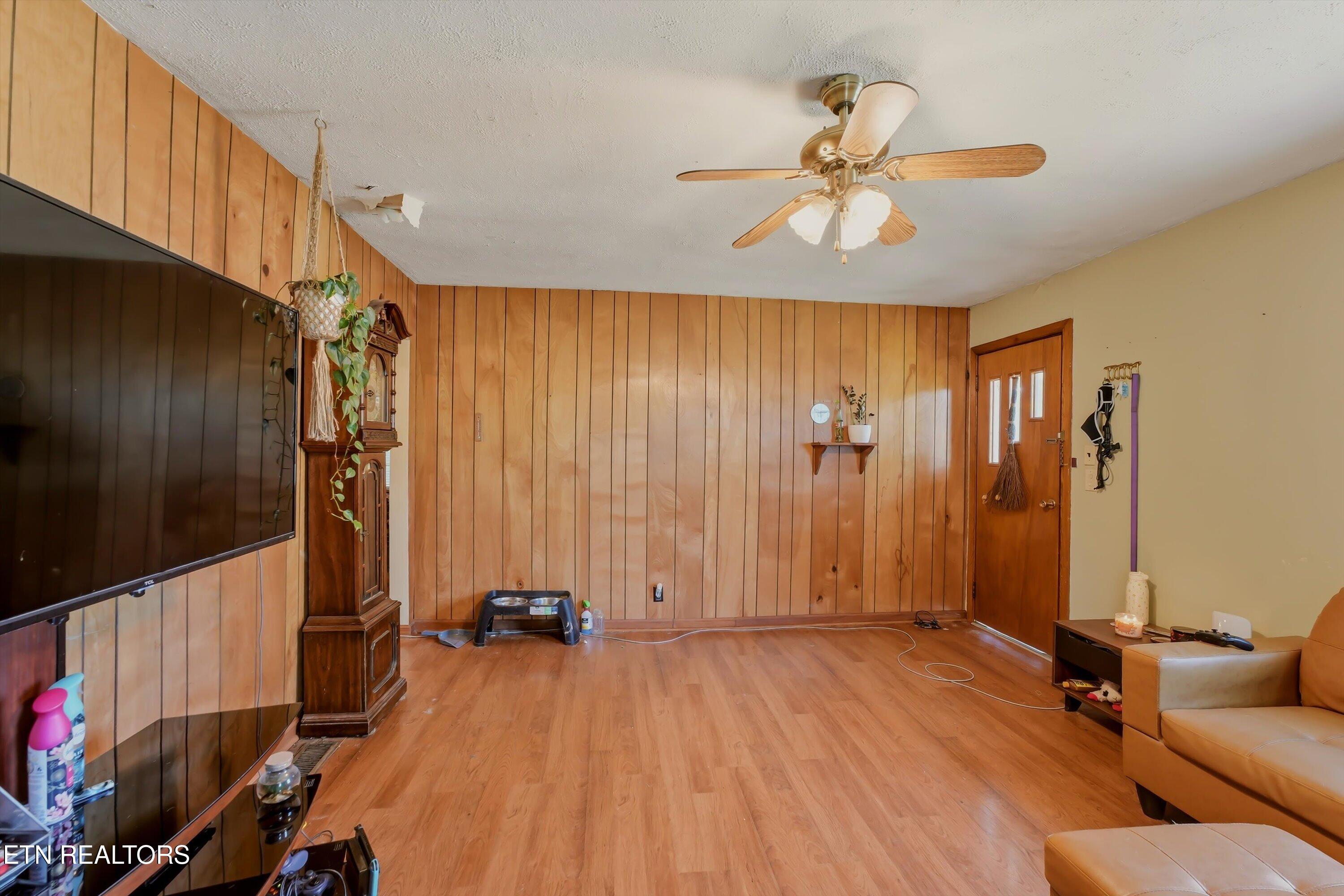 209 Shipe Road Powell, TN 37849 - Photo 5 of 25 08-FINAL-5