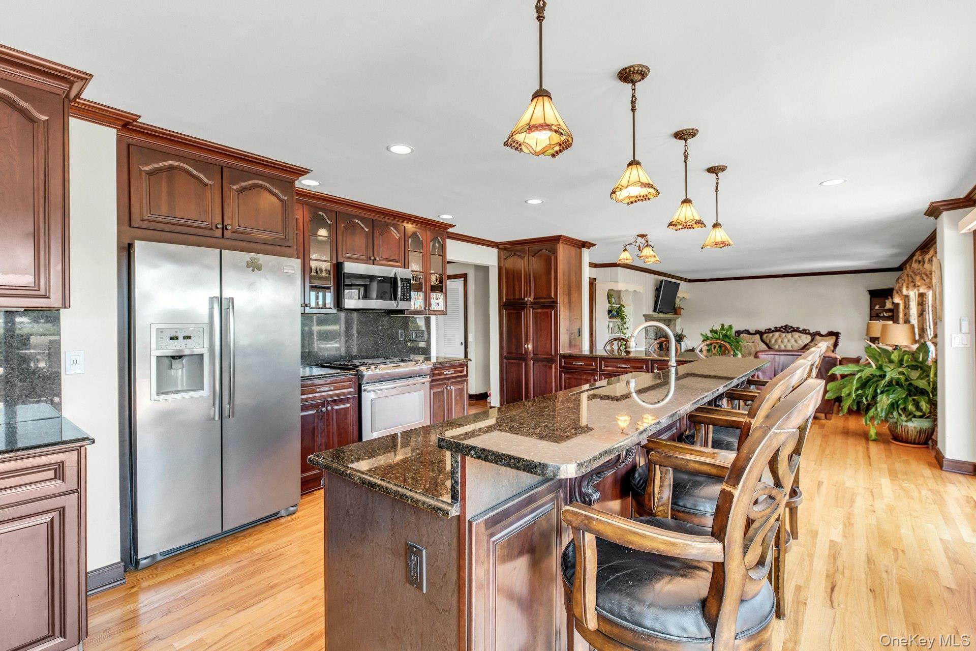 18 Beech Road Islip, NY 11751 - Photo 6 of 46