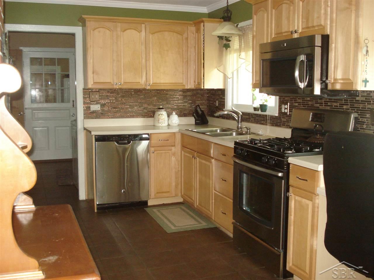 4075 Shattuck Road Saginaw, MI 48603 - Photo 8 of 15 31326090-7.JPG