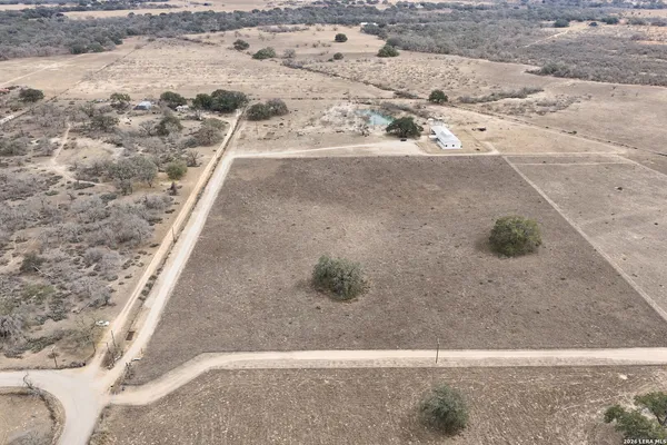 $975,000 | 3169 Schuettig Road, Poteet, TX 78065