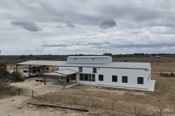 $975,000 | 3169 Schuettig Road, Poteet, TX 78065