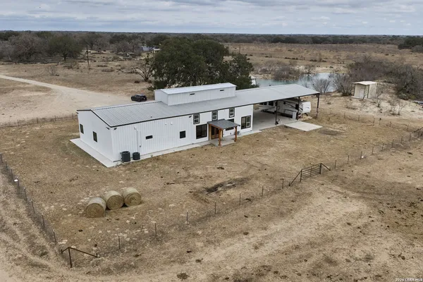$975,000 | 3169 Schuettig Road, Poteet, TX 78065