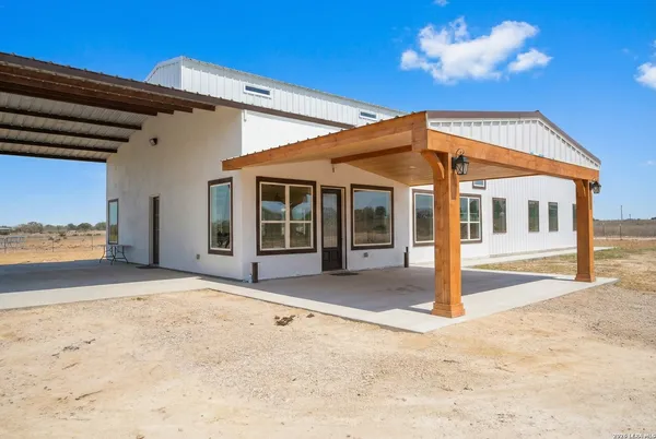 $975,000 | 3169 Schuettig Road, Poteet, TX 78065