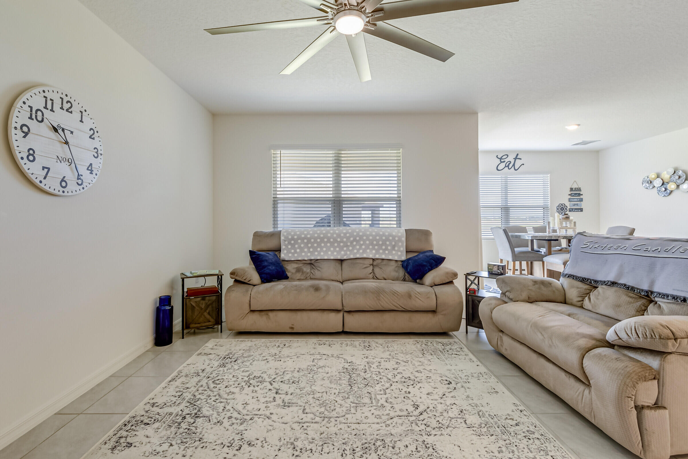 1713 Farmhouse Road Southeast Palm Bay, FL 32909 - Photo 7 of 28 Livingroom