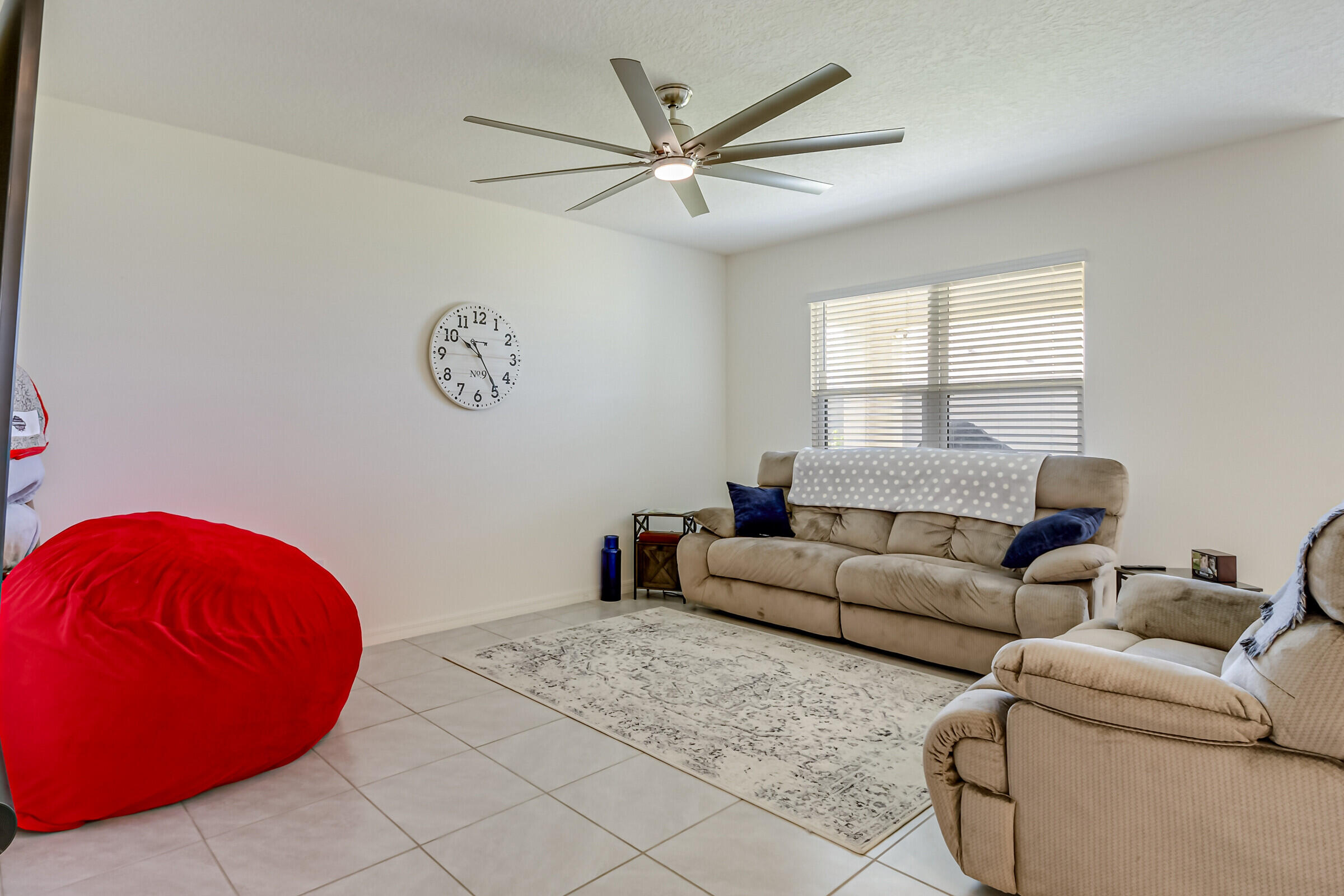 1713 Farmhouse Road Southeast Palm Bay, FL 32909 - Photo 8 of 28 Livingroom