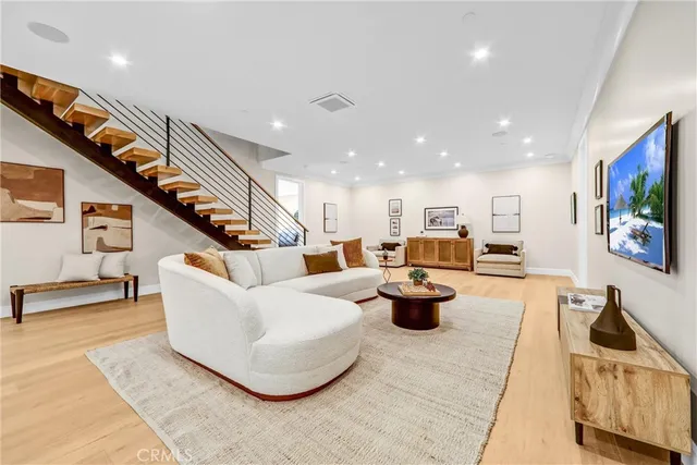 $7,600,000 | 330 Arbolada Drive, Arcadia, CA 91006