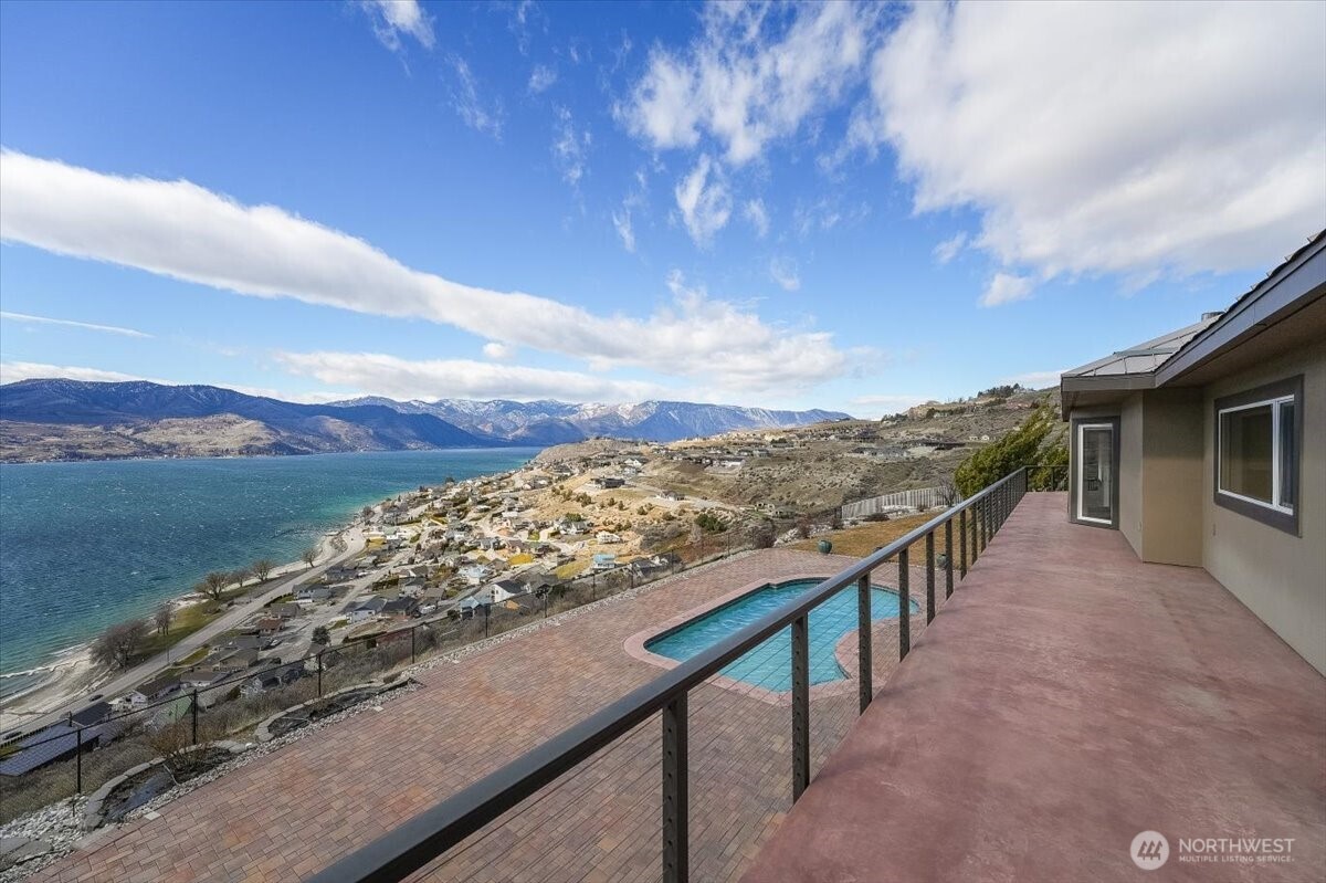 333 Highpoint Place Chelan, WA 98816 - Photo 16 of 40 a view of a city from a balcony
