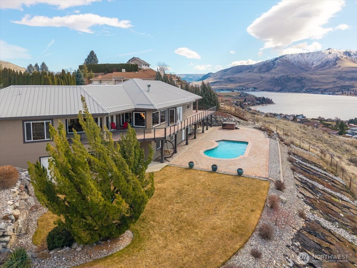 333 Highpoint Place Chelan, WA 98816 - Photo 5 of 40 a aerial view of a house