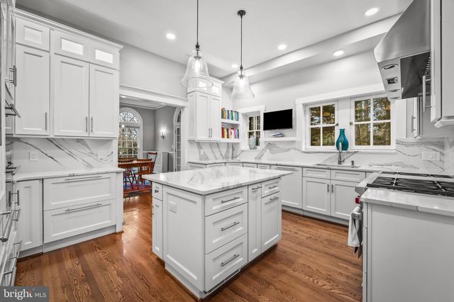 $1,050,000 | 208 Northway, Baltimore, MD 21218