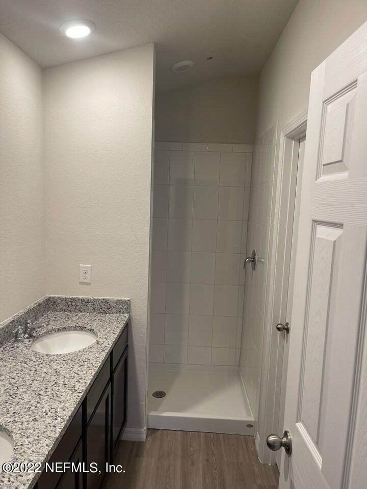1306 Tan Tara Trail Jacksonville, FL 32221 - Photo 6 of 7 Master Bath