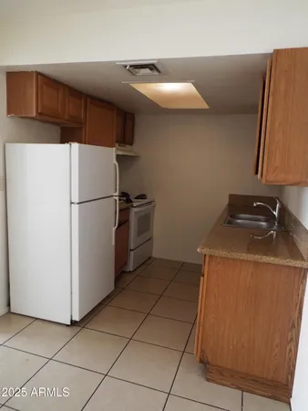 $1,050 | 6713 West Palmaire Avenue, Unit 2, Glendale, AZ 85303