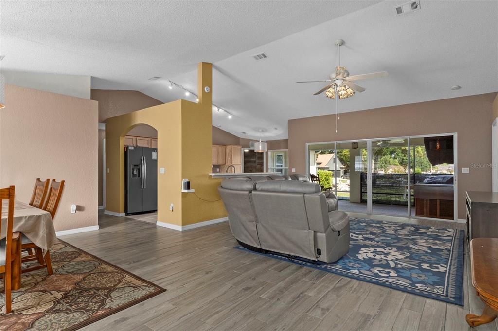 407 Montpelier Court Spring Hill, FL 34608 - Photo 5 of 38