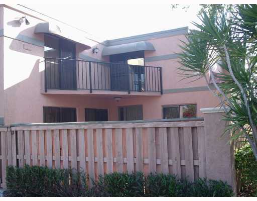 8189 Thames Boulevard, Unit B Boca Raton, FL 33433 - Photo 1 of 16 Primary Photo