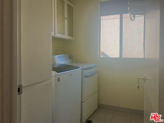 $990,000 | 8611 Burton Way, Unit 6, Los Angeles, CA 90048