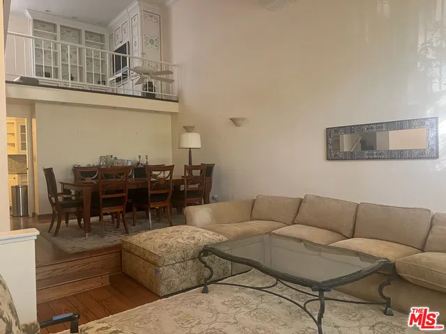 $990,000 | 8611 Burton Way, Unit 6, Los Angeles, CA 90048