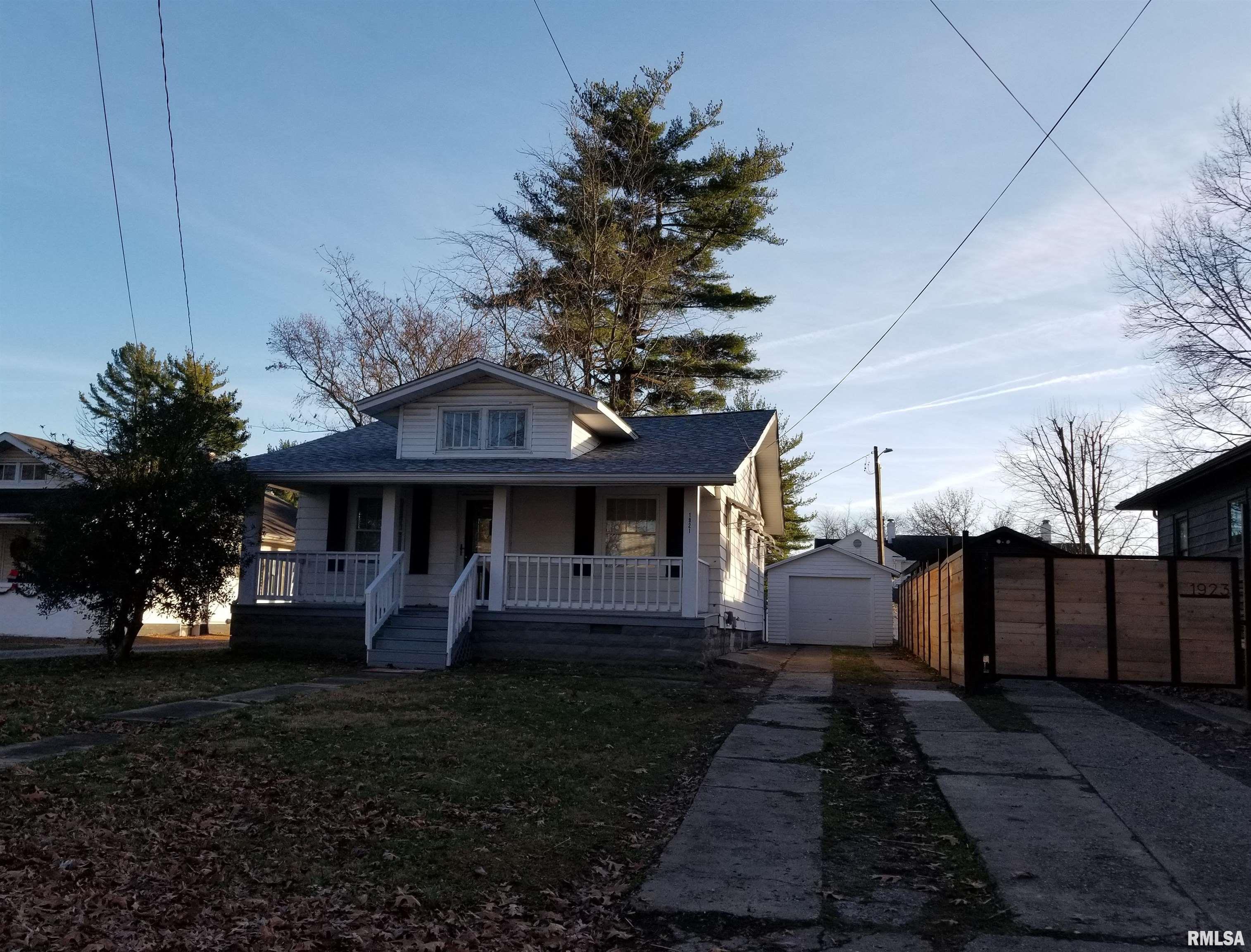 1921 East Richview Road Mount Vernon, IL 62864 - Photo 1 of 14 Gallery Image 1