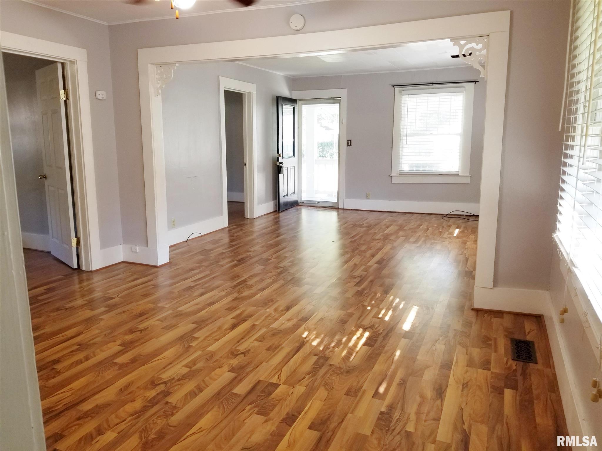 1921 East Richview Road Mount Vernon, IL 62864 - Photo 3 of 14 Gallery Image 3