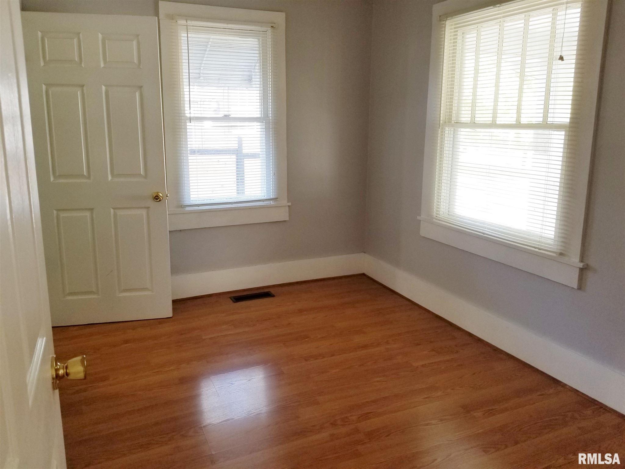 1921 East Richview Road Mount Vernon, IL 62864 - Photo 6 of 14 Gallery Image 6