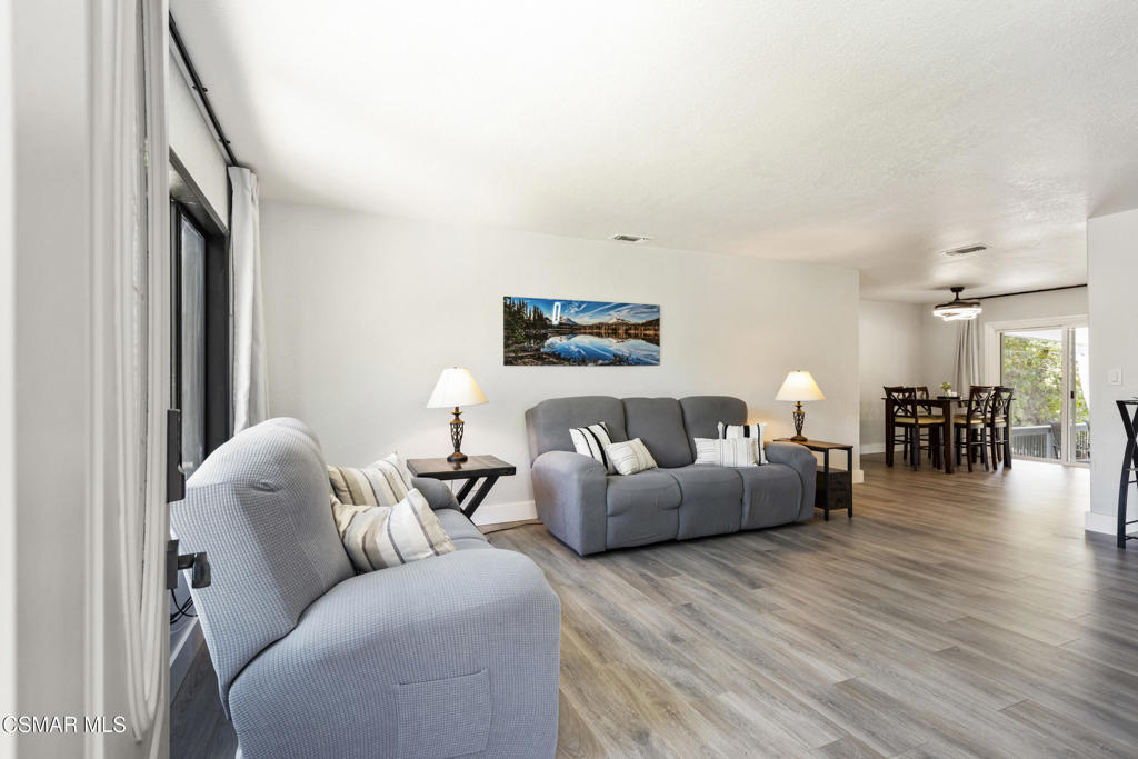 6142 Hope Street Simi Valley, CA 93063 - Photo 5 of 49