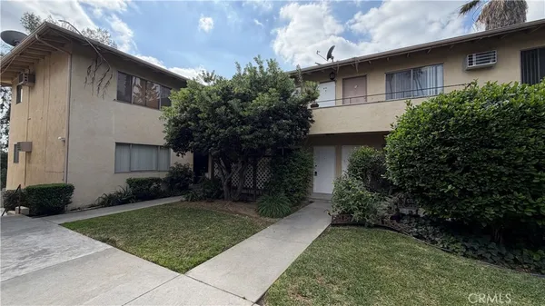 $2,000 | 874 West El Repetto Drive, Unit B, Monterey Park, CA 91754