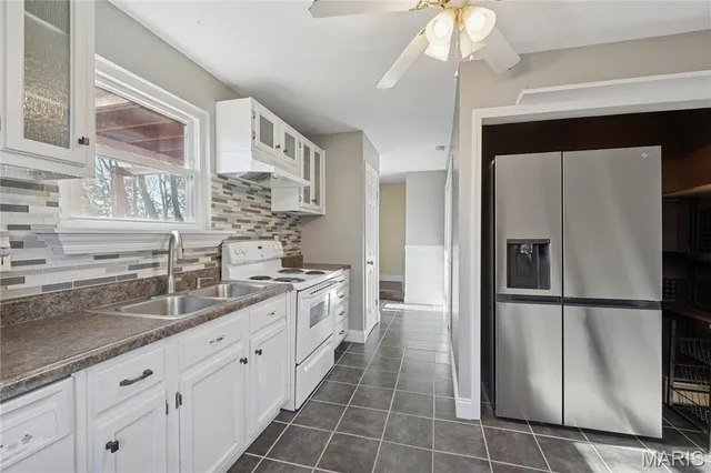 $275,000 | 53 Lois Lane, Fenton, MO 63026