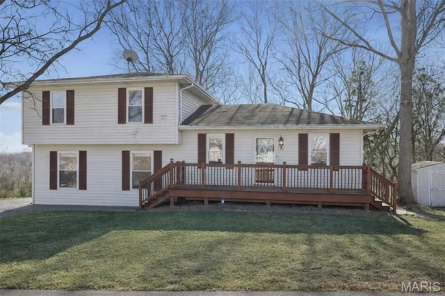 $275,000 | 53 Lois Lane, Fenton, MO 63026